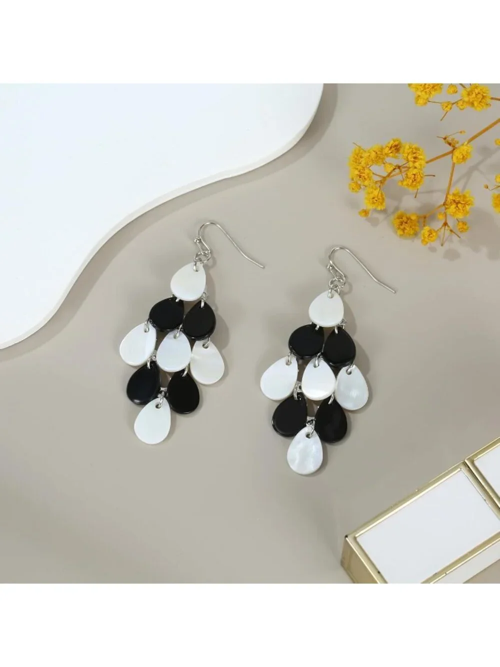 Women White And Black Rhombic Drop Statement Summer Beach Cluster Dangle Earring
